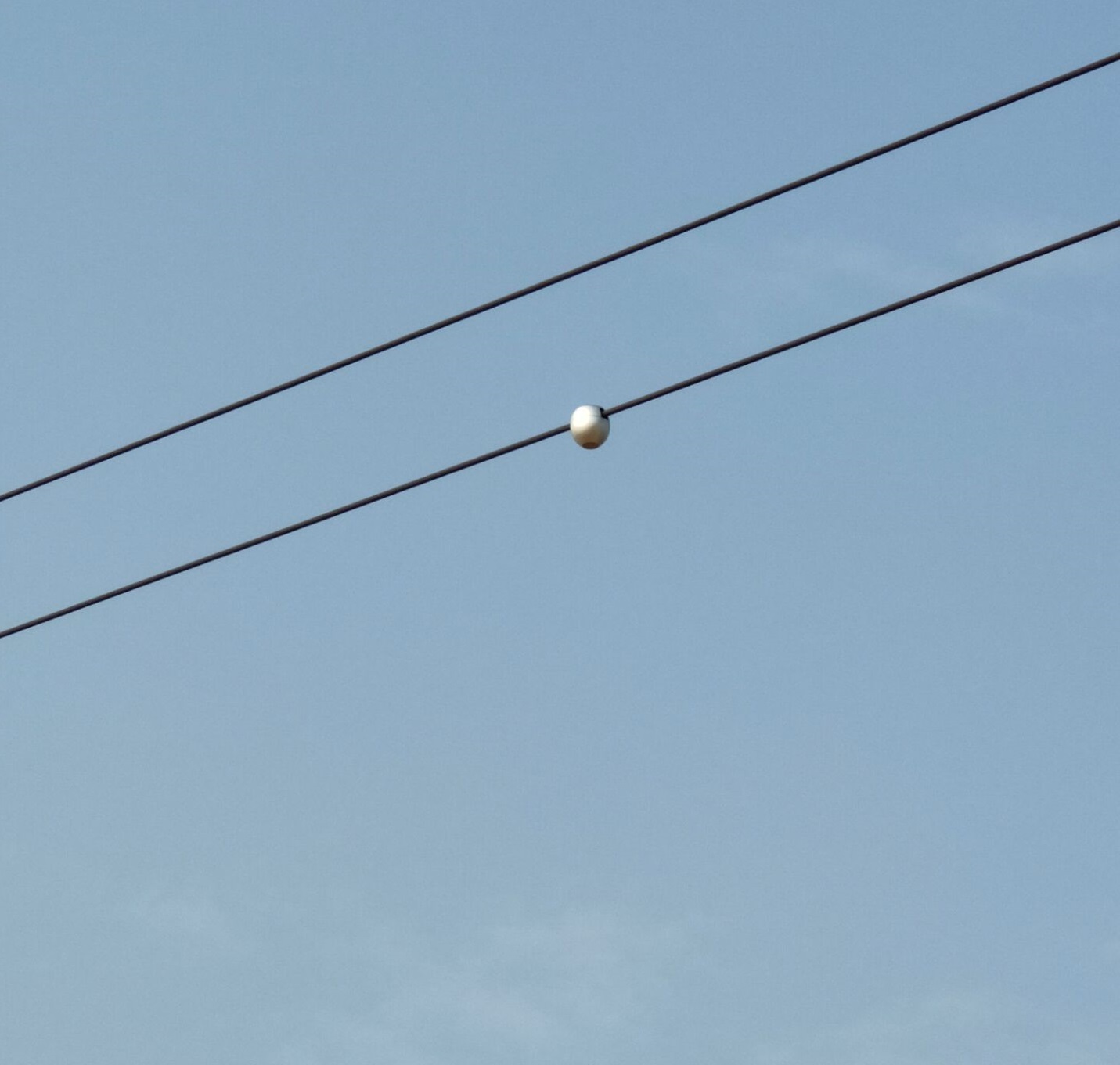 科技賦能！安徽電力借特力康輸電線(xiàn)路導(dǎo)線(xiàn)舞動(dòng)在線(xiàn)監(jiān)測(cè)裝置，攻克導(dǎo)線(xiàn)舞動(dòng)難題