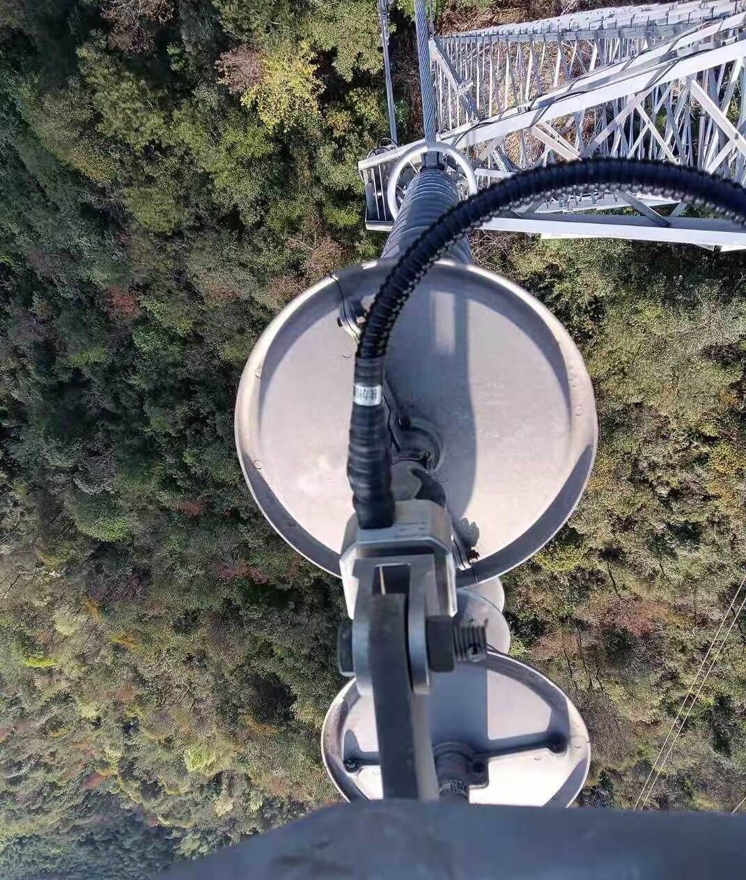 輸電線路等值覆冰在線監(jiān)測裝置